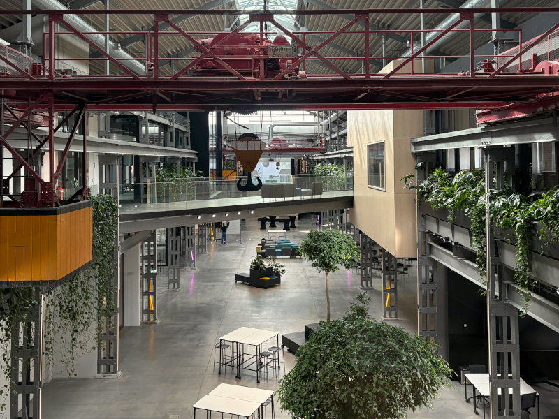 Schuster Innenausbau aus Salach – Ecole42_Beitragsbild 1